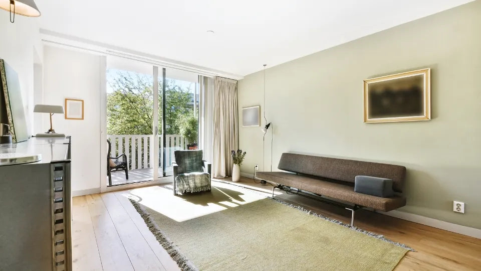 【検証画像あり】プロジェクターは昼間もOK?快適に見るポイントを解説