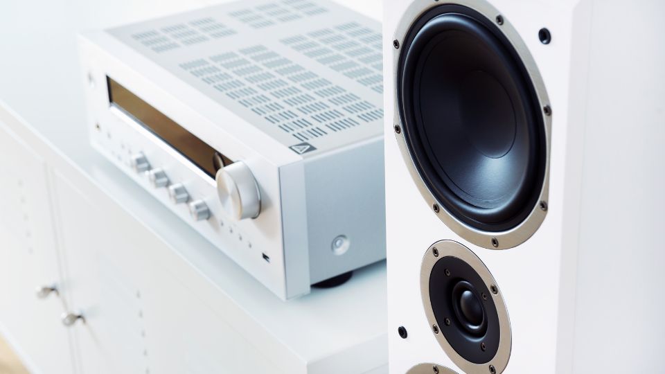 ホームシアターの費用はいくら?5万円以下で設置する方法も紹介