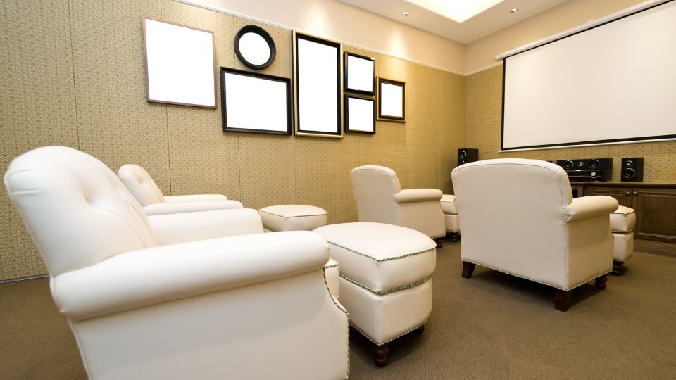 ホームシアターはレンタルと購入どっちがお得?徹底比較